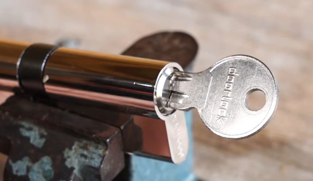 how to get a snapped key out of a lock